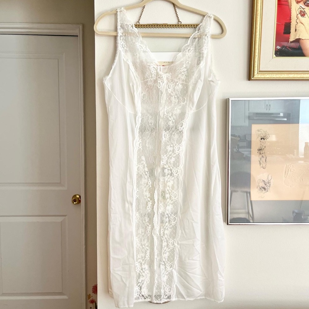 1950s-1970s Stretta Sheer Lace Nylon Nightgown